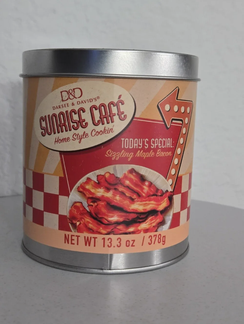 Darsee & David's Double Wick Candle Maple Bacon scent, tin canister and lid  NEW